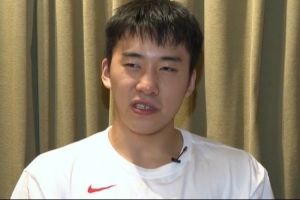 开云-王俊杰：中国男篮每场都是拼出来的 大哥们都给了我很多建议