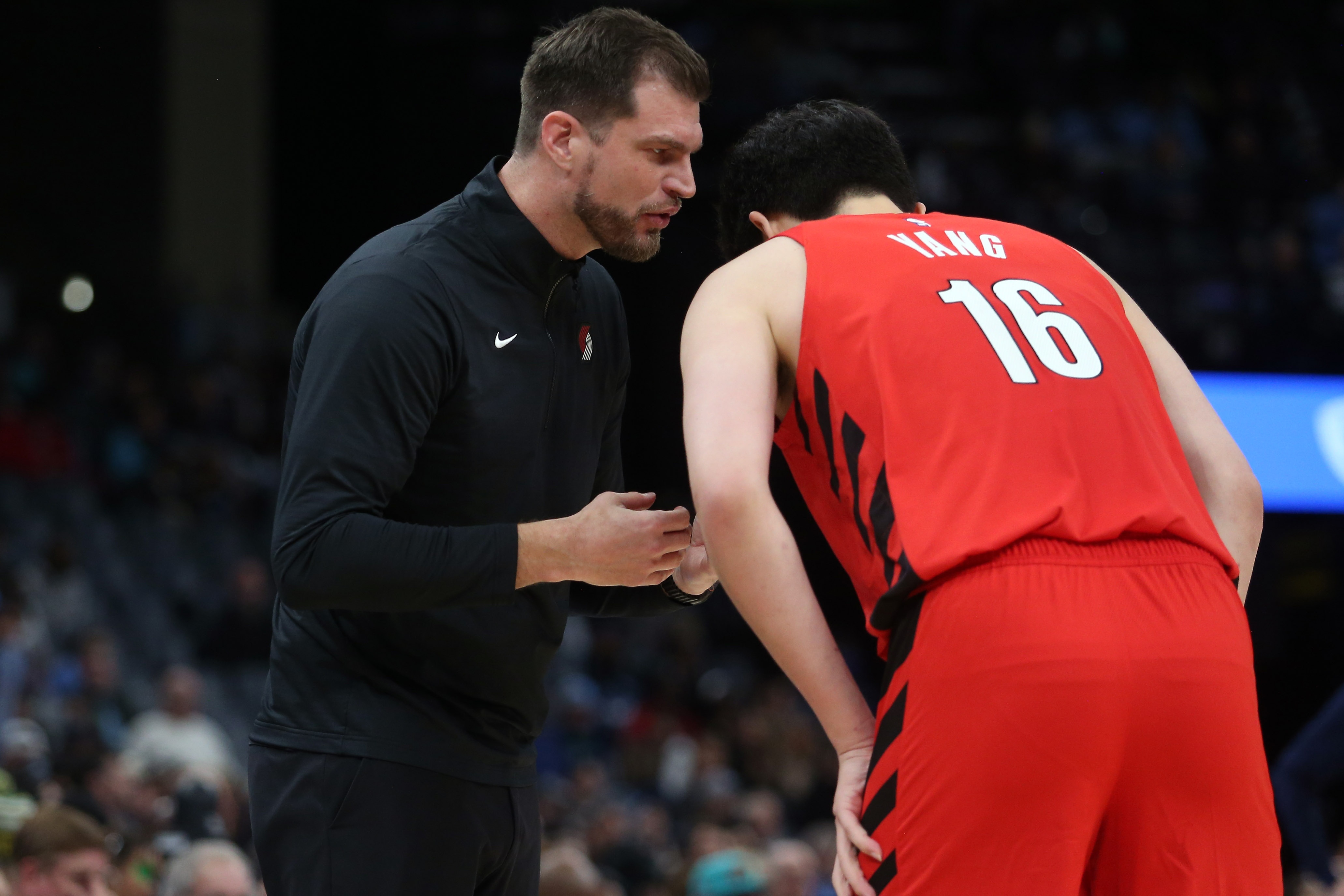 开云体育APP下载-还是DNP？罗威缺阵克林根3犯 开拓者内线失守杨瀚森仍未上场