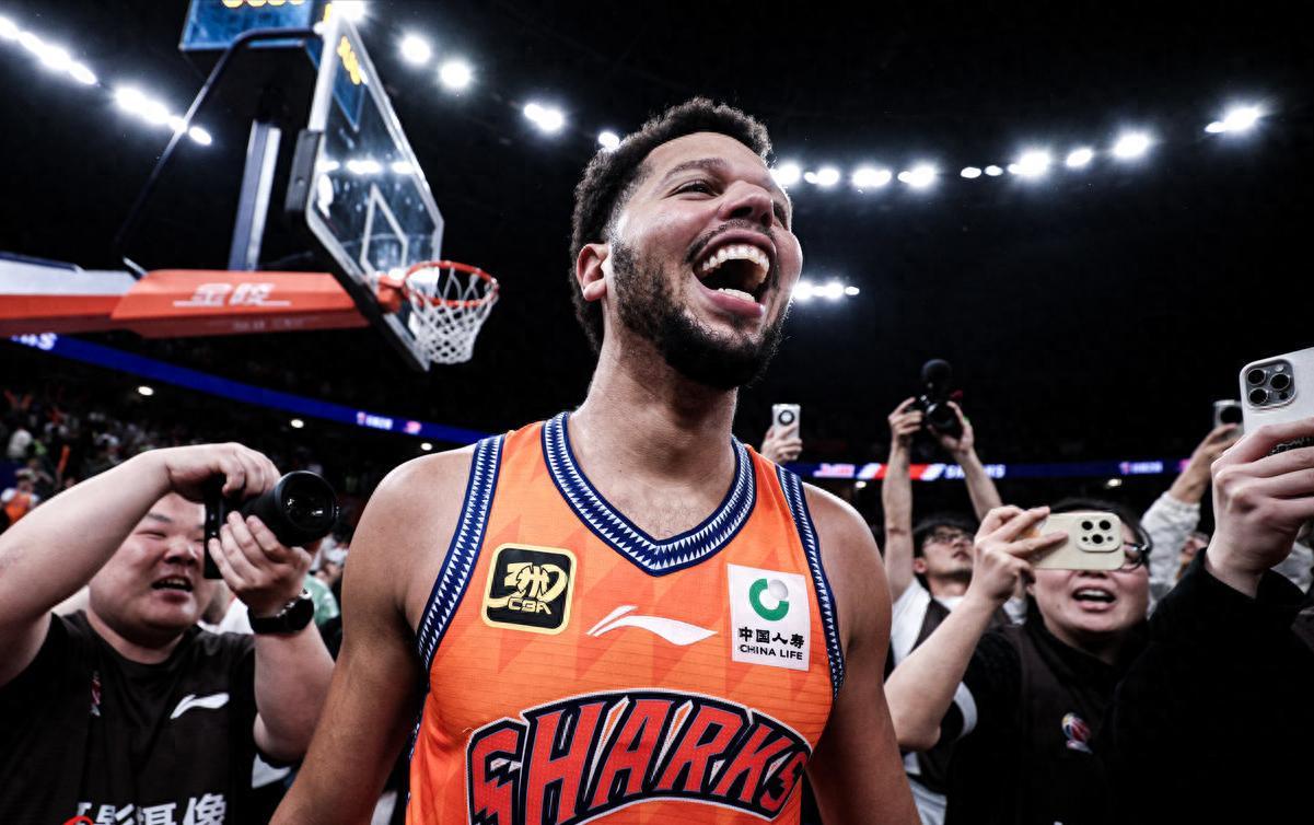 开云-辽篮12人名单重排！赵继伟搭档3外援，1个短板暴露，弃用李虎翼