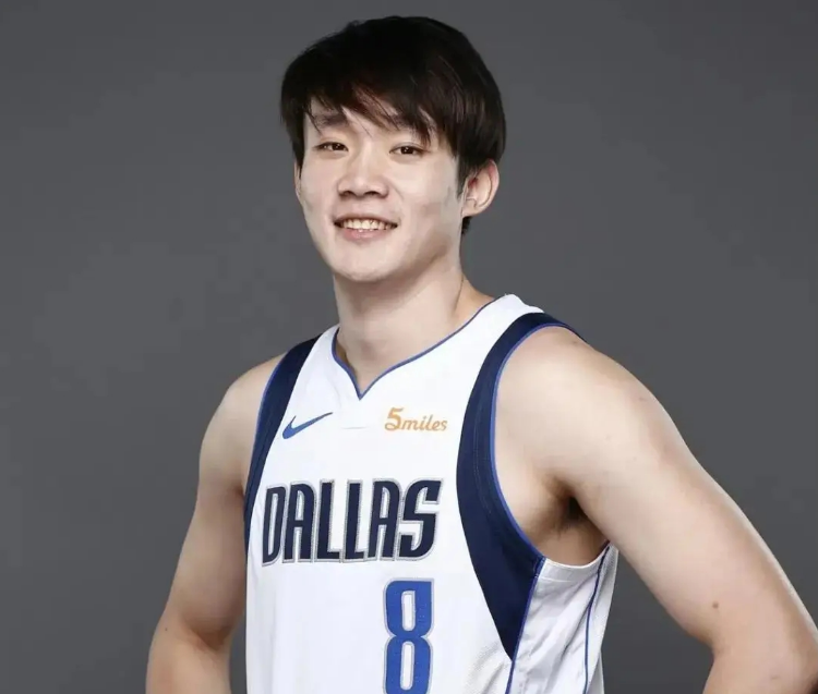 开云官网-布伦森致敬丁彦雨航：祝你退役后一切顺利 曾是NBA夏联队友
